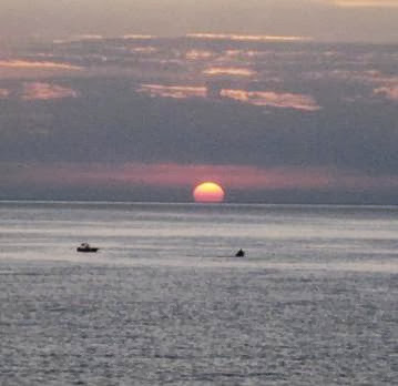 http://4.bp.blogspot.com/-q4ls3Vhp0O4/UlrUNOkhrII/AAAAAAAAAJY/bSb4W2VPxwk/s640/sunset.jpg