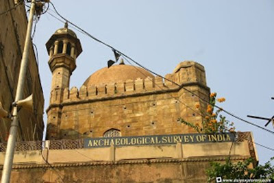 https://theindianmuslim.files.wordpress.com/2015/06/062315_0738_aurangzebal19.jpg?w=400