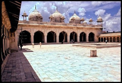 https://theindianmuslim.files.wordpress.com/2015/06/062315_0738_aurangzebal32.jpg?w=400