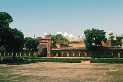 https://theindianmuslim.files.wordpress.com/2015/06/062315_0738_aurangzebal35.jpg?w=400