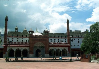 https://theindianmuslim.files.wordpress.com/2015/06/062315_0738_aurangzebal37.jpg?w=400
