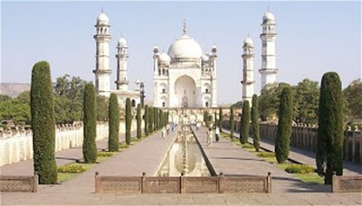 https://theindianmuslim.files.wordpress.com/2015/06/062315_0738_aurangzebal44.jpg?w=400