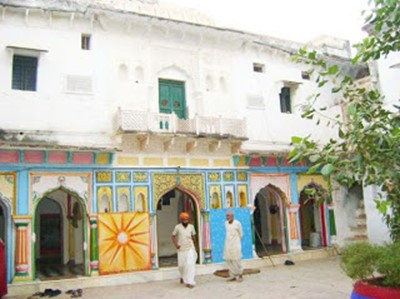 https://theindianmuslim.files.wordpress.com/2015/06/062315_0738_aurangzebal10.jpg?w=400