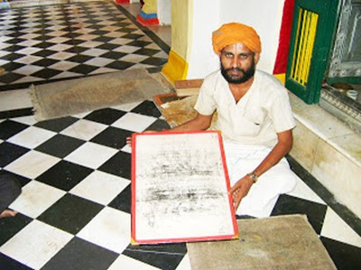 https://theindianmuslim.files.wordpress.com/2015/06/062315_0738_aurangzebal11.jpg?w=400